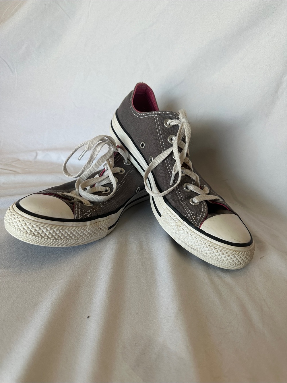 Low-Top Canvas Sneakers in Gray with Pink Lining